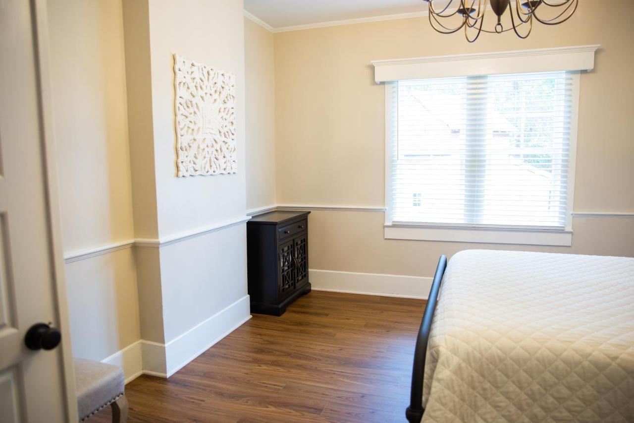 Providence Manor House Bed & Breakfast *